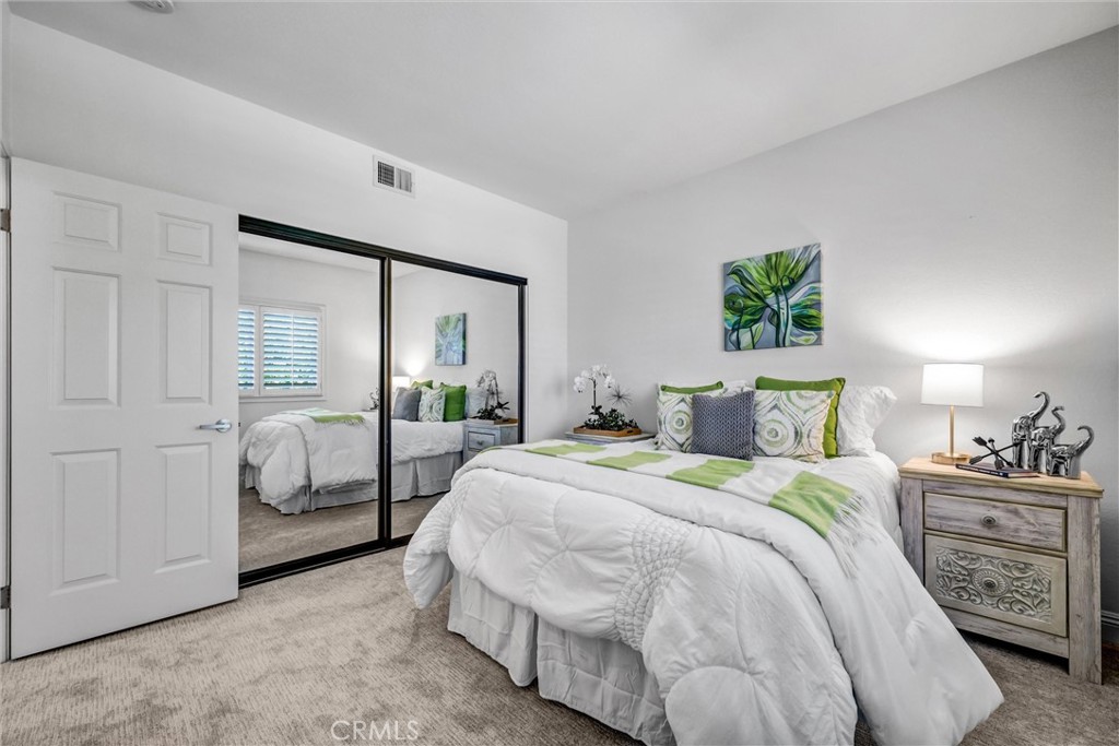 70 Fairlake Property Photo 37