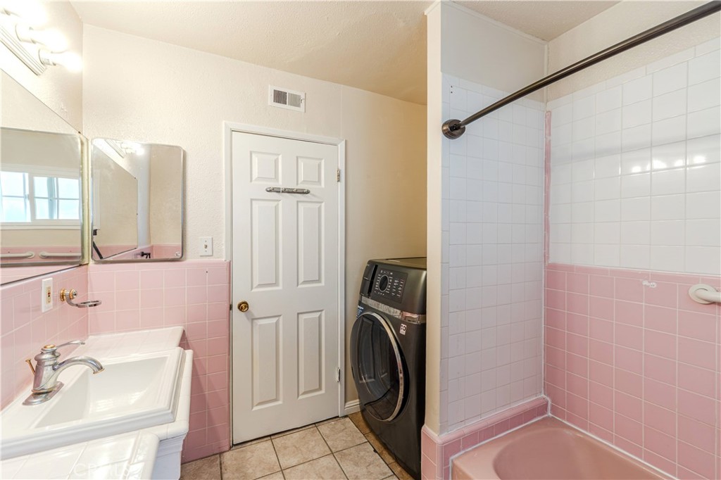100 Cerritos Avenue 7 Property Photo 20
