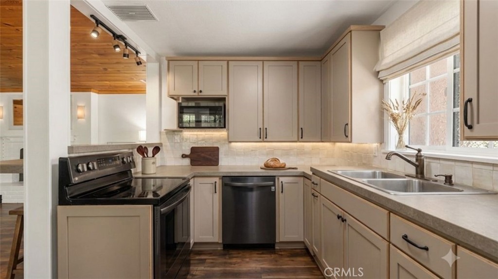54540 Tahquitz View Property Photo 15