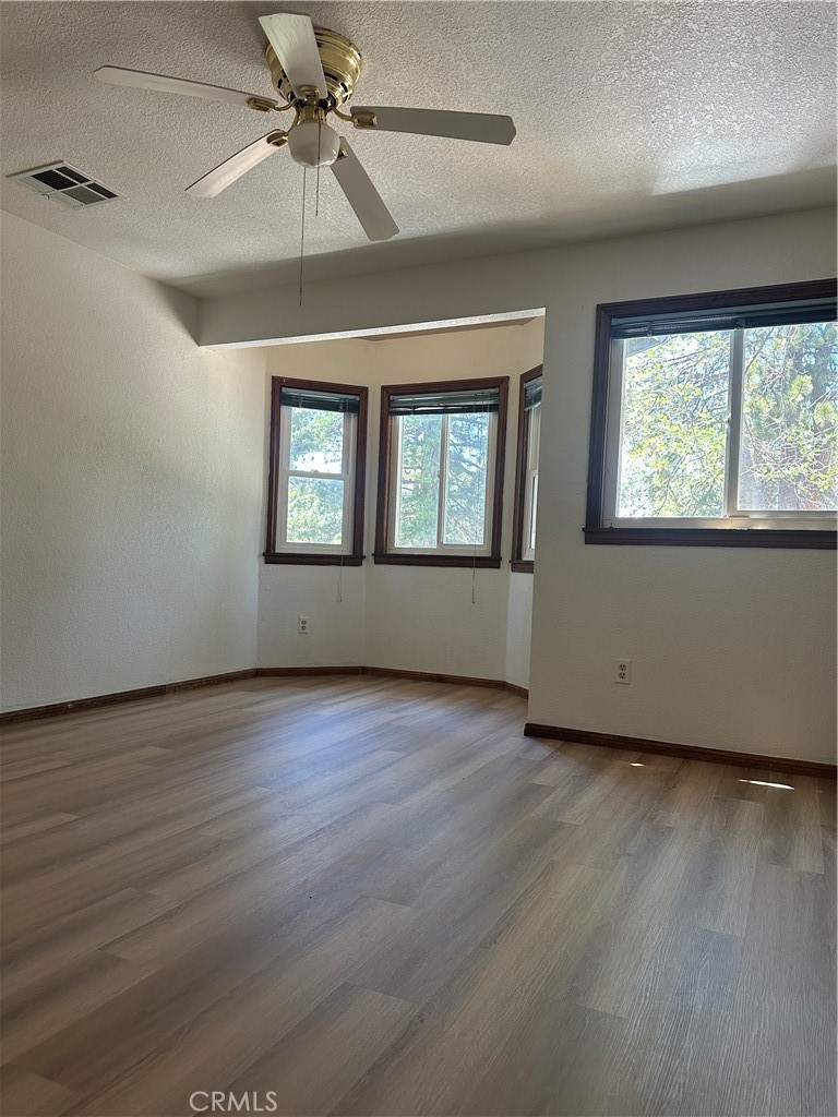 2359 Oak Property Photo 5