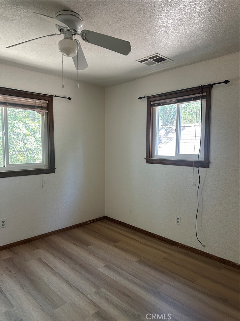 2359 Oak Property Photo 6