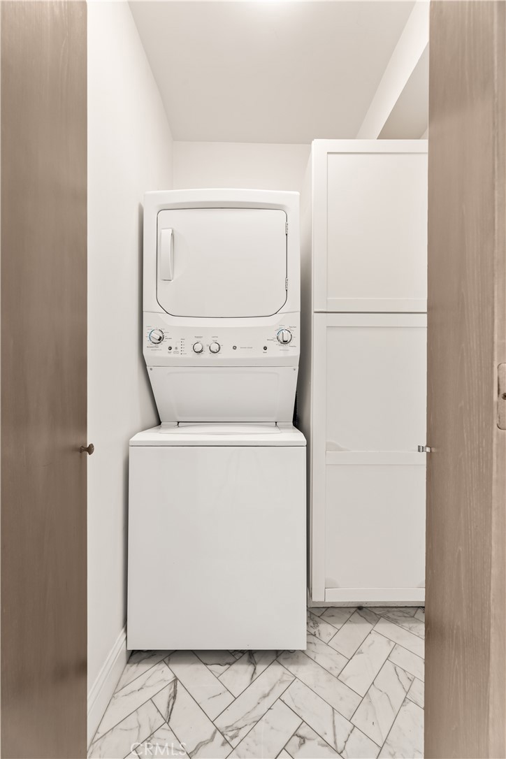 999 N Doheny Dr 310 Property Photo 16