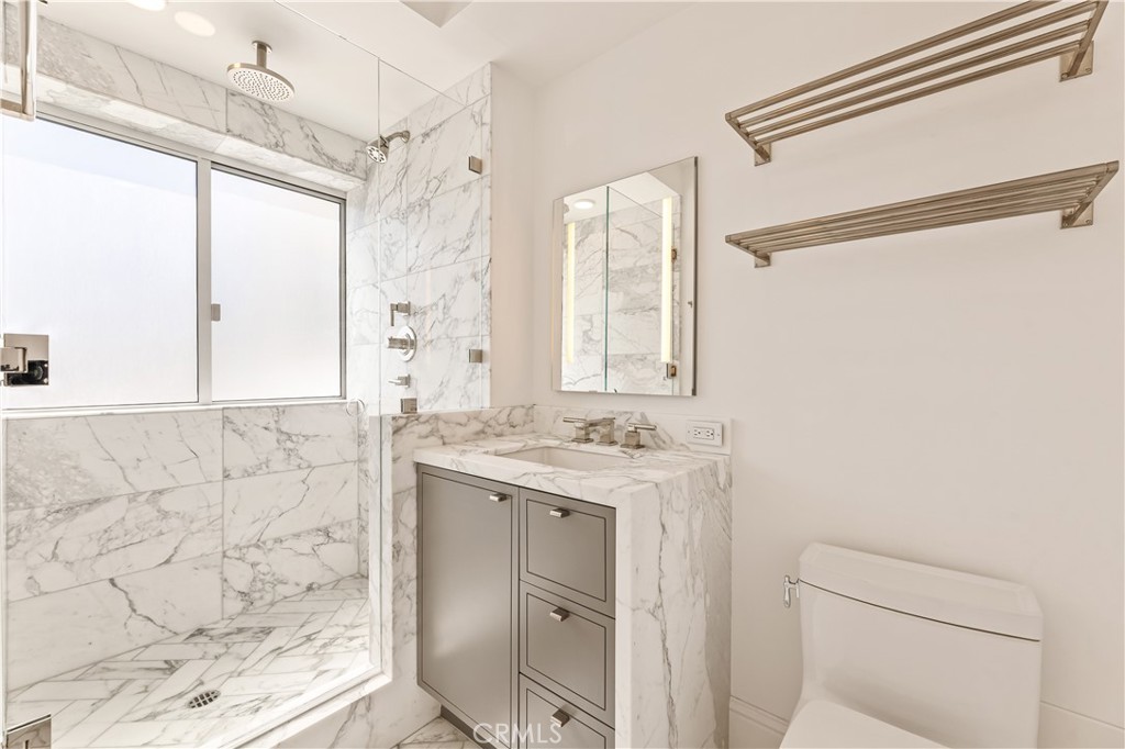 999 N Doheny Dr 310 Property Photo 21