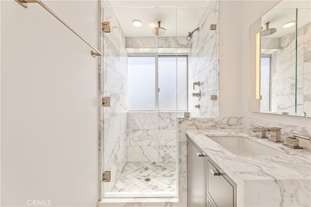 999 N Doheny Dr 310 Property Photo 22