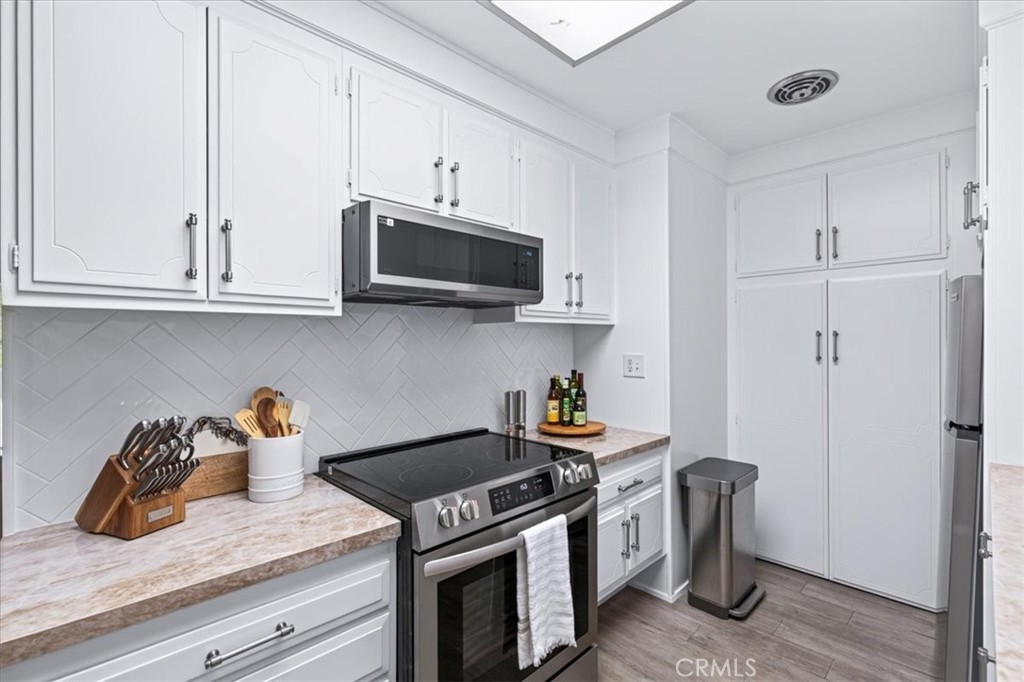 2257 Via Puerta P Property Photo 10
