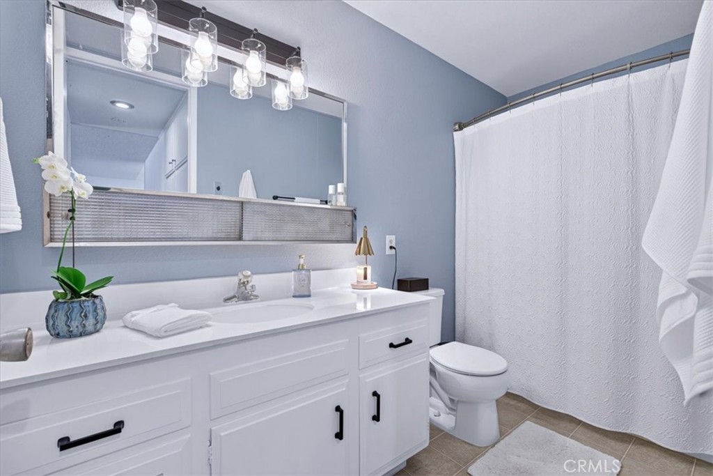 2257 Via Puerta P Property Photo 13