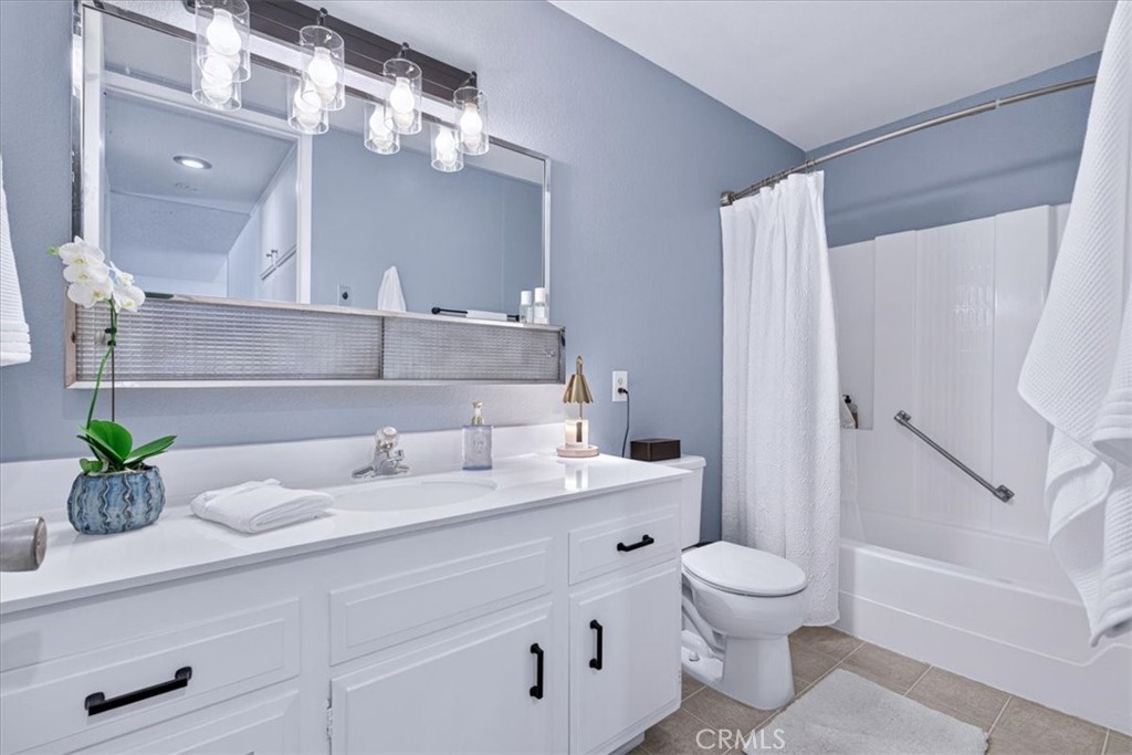 2257 Via Puerta P Property Photo 14