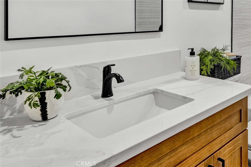 1800 E Mayfair Property Photo 28