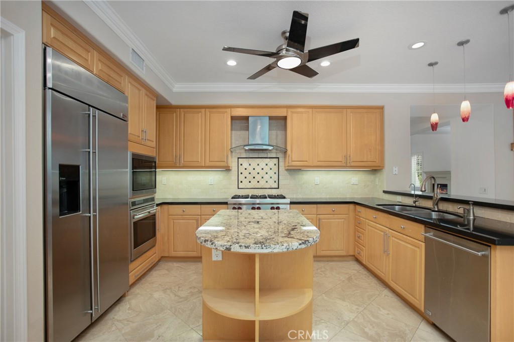 28931 Rockport Drive Property Photo 4