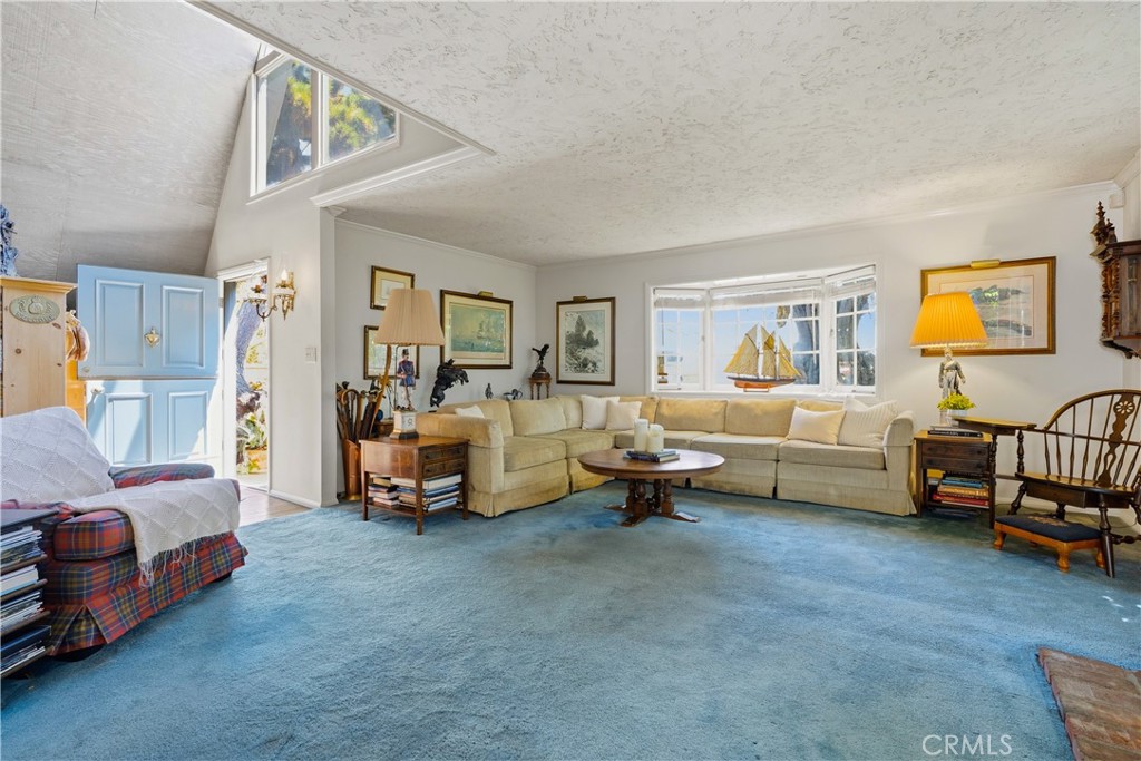 215 Ocean View Property Photo 6