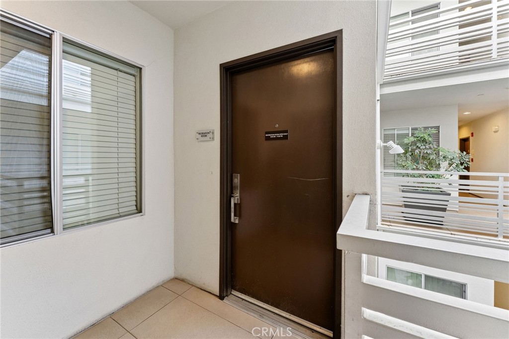 118 N Kings Rd 201 Property Photo 29
