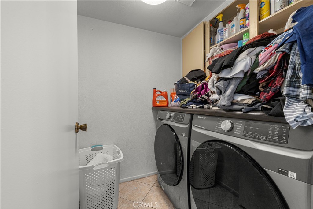 1176 W Buxton Property Photo 15