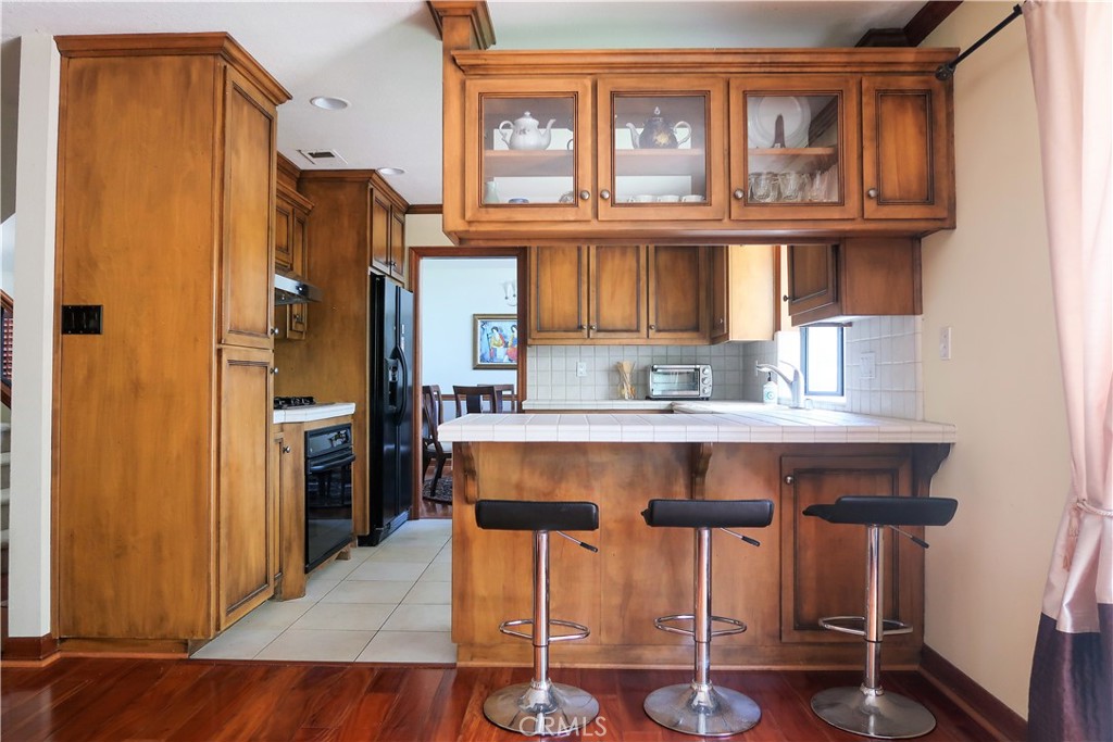 12 Pleasonton Property Photo 5