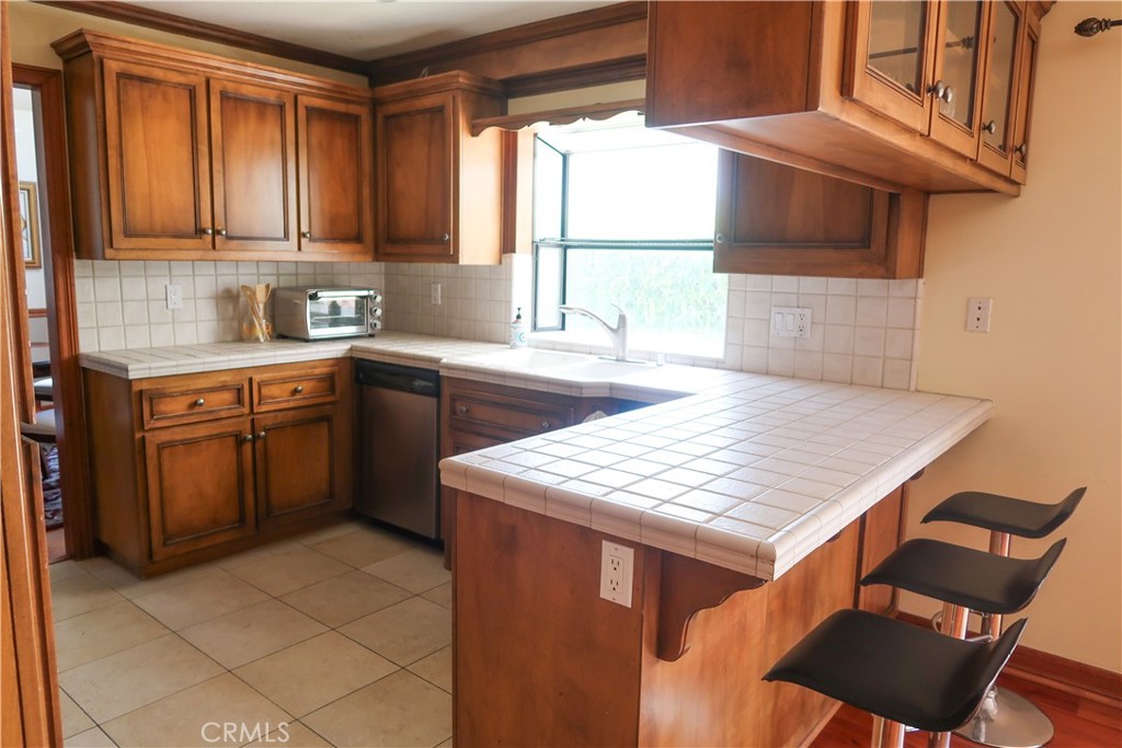 12 Pleasonton Property Photo 6