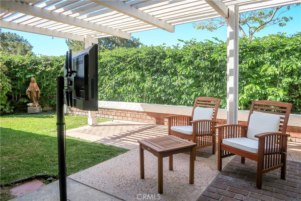 12 Pleasonton Property Photo 13