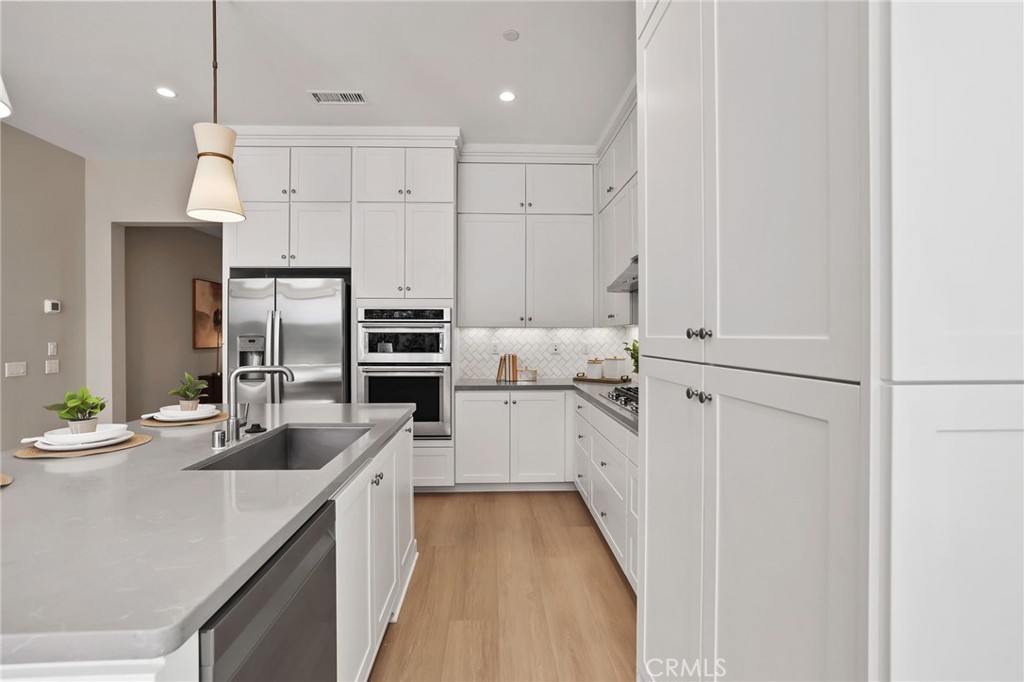 130 Donati Property Photo 16