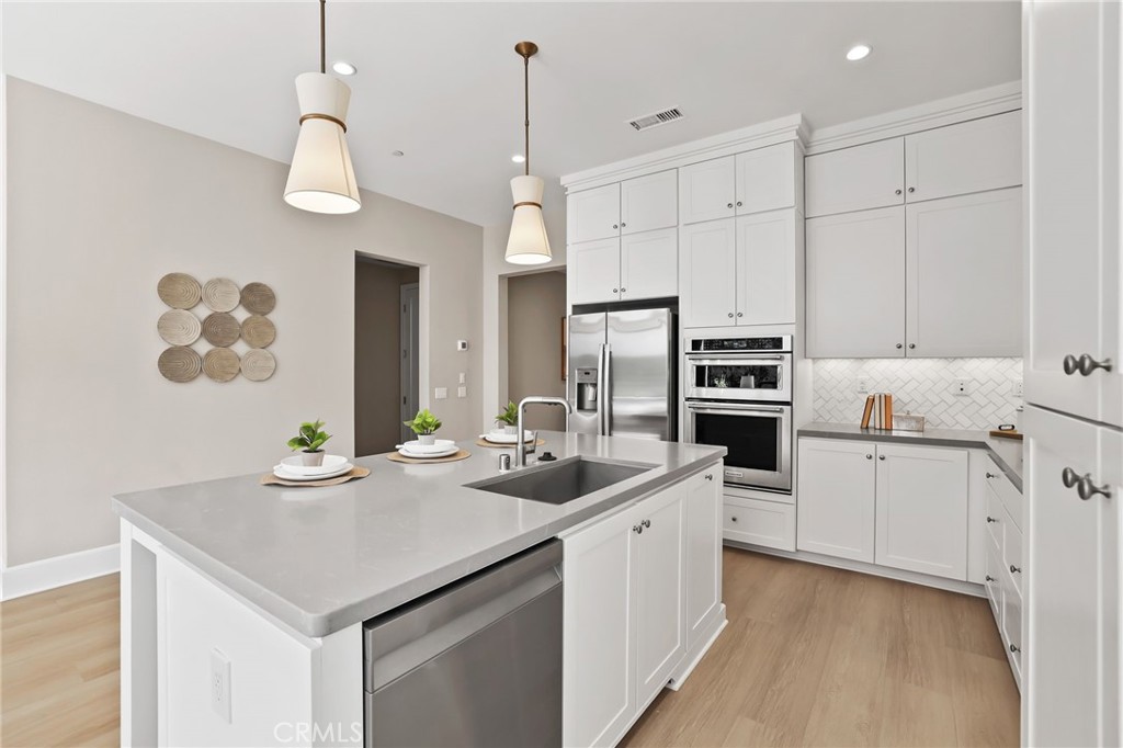 130 Donati Property Photo 17