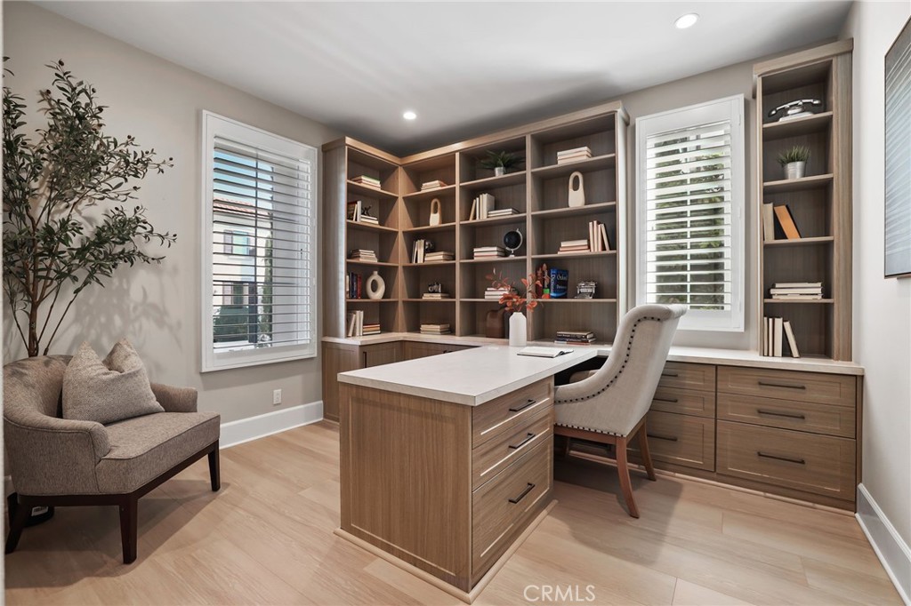 130 Donati Property Photo 23