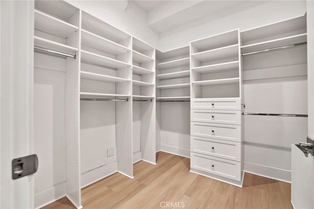 130 Donati Property Photo 32