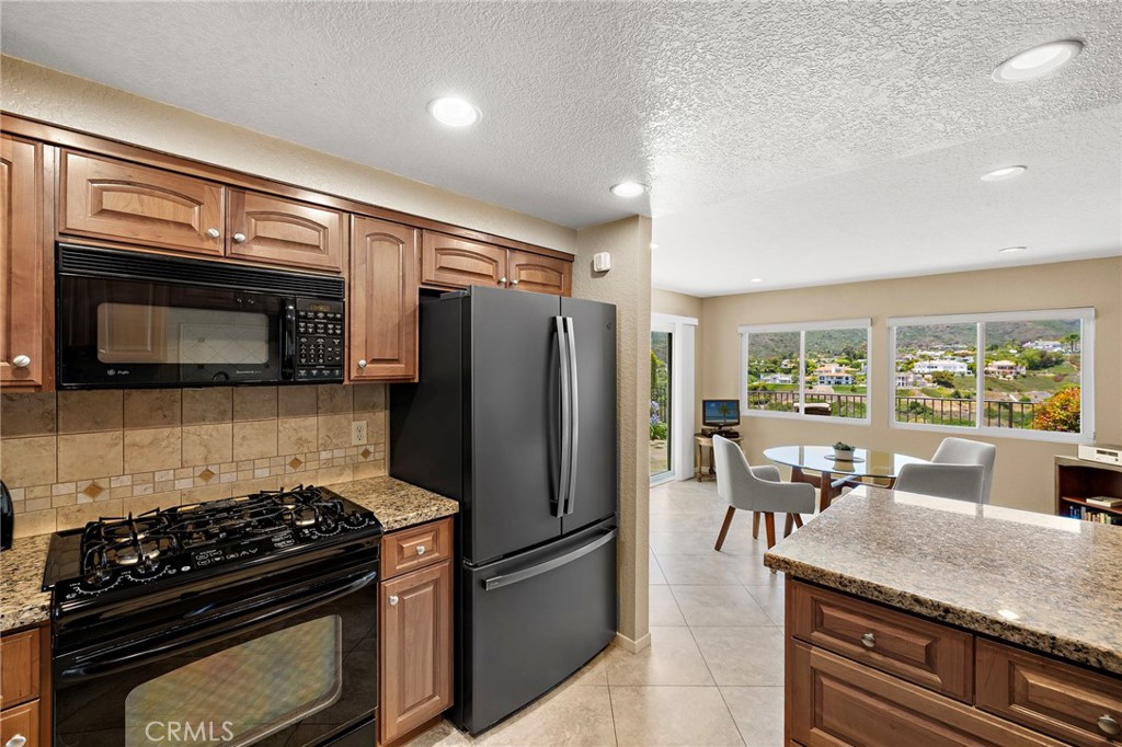 23923 Catamaran Way Property Photo 4