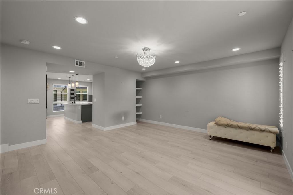 721 W Duarte Road B Property Photo 7