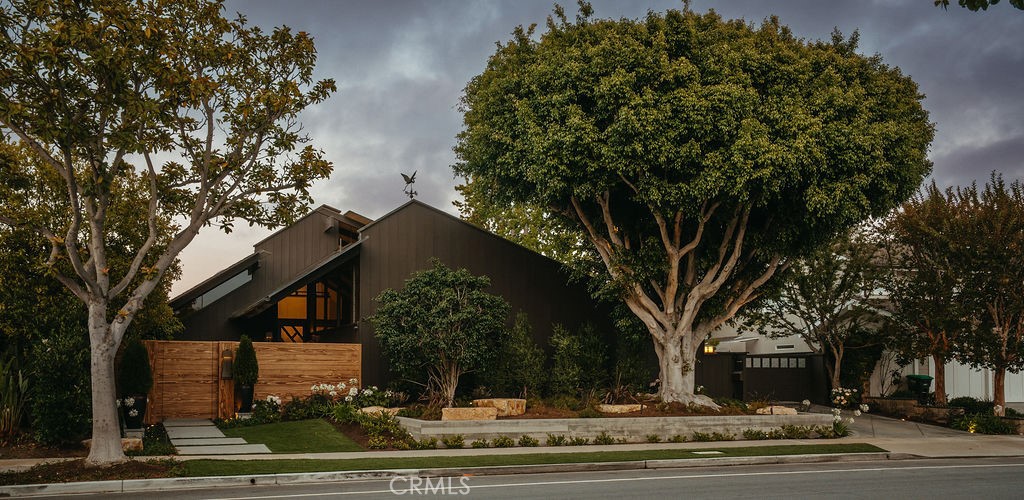 1534 Santiago Property Photo 1