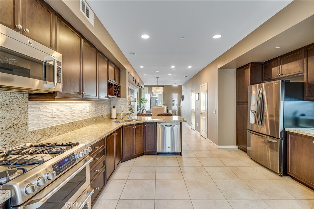 507 Rockefeller Property Photo 1