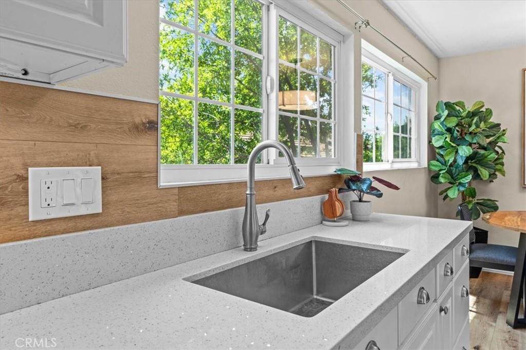 208 Springview Property Photo 14