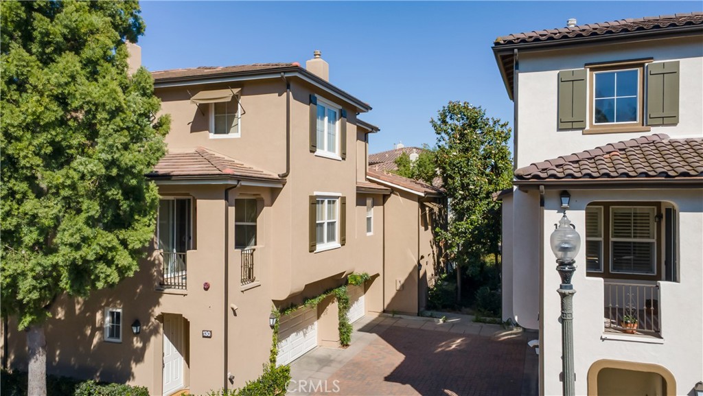 128 Talmadge Property Photo 4