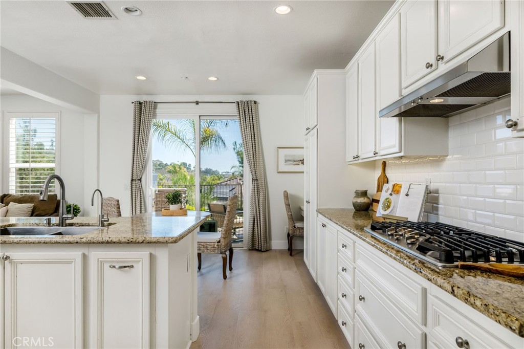 1204 Vista Jardin Property Photo 8