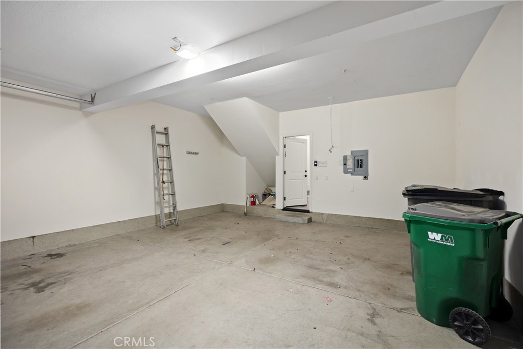 86 Mayfair Property Photo 26