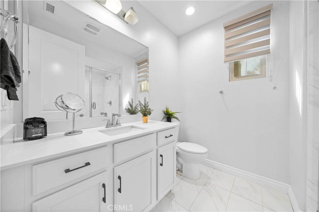125 Lovelace Property Photo 6