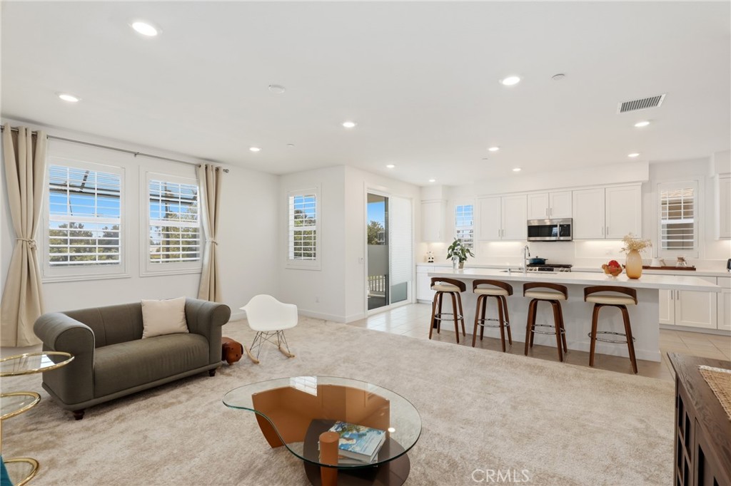175 W La Palma Avenue 6 Property Photo 4