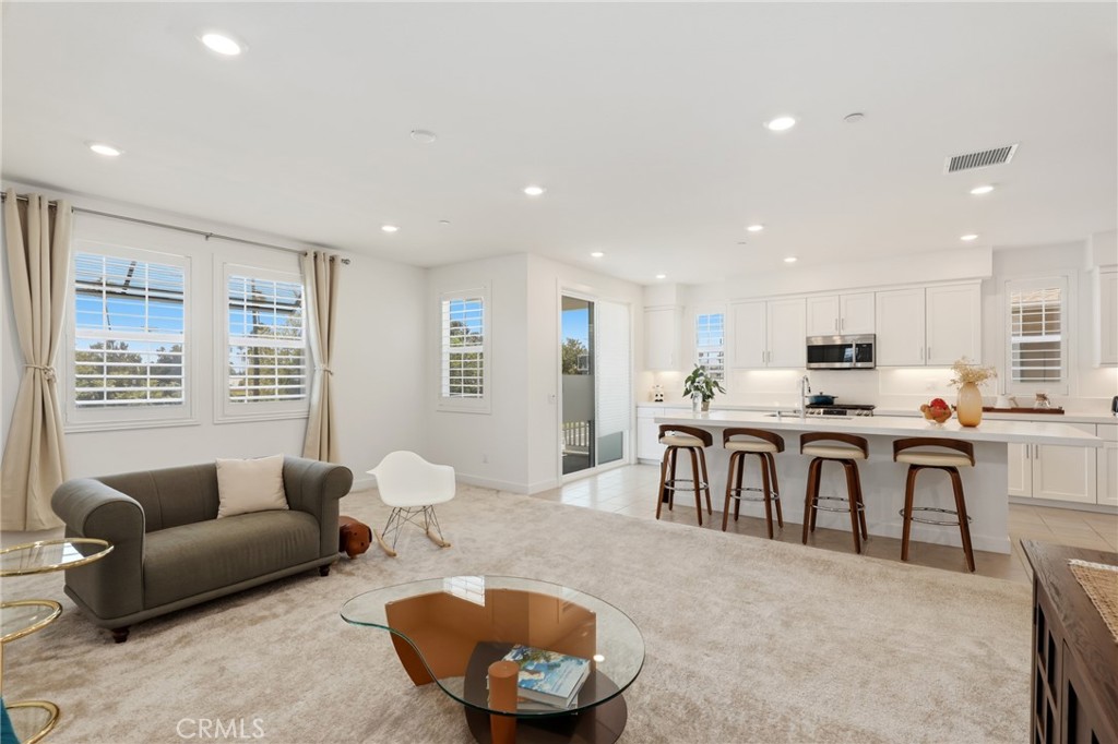 175 W La Palma Avenue 6 Property Photo 4