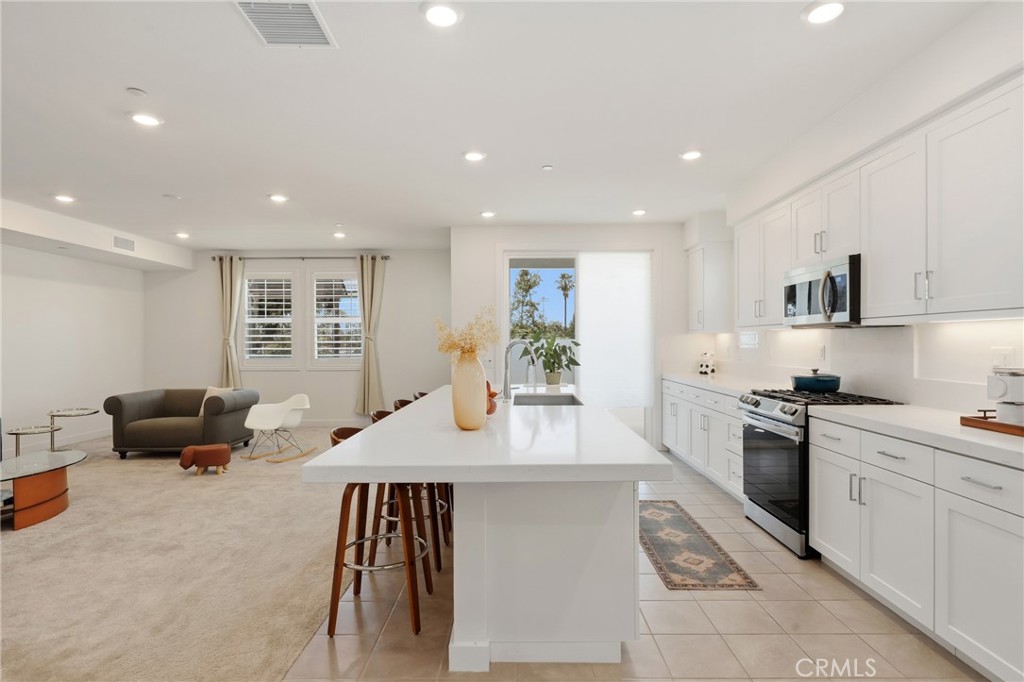 175 W La Palma Avenue 6 Property Photo 6