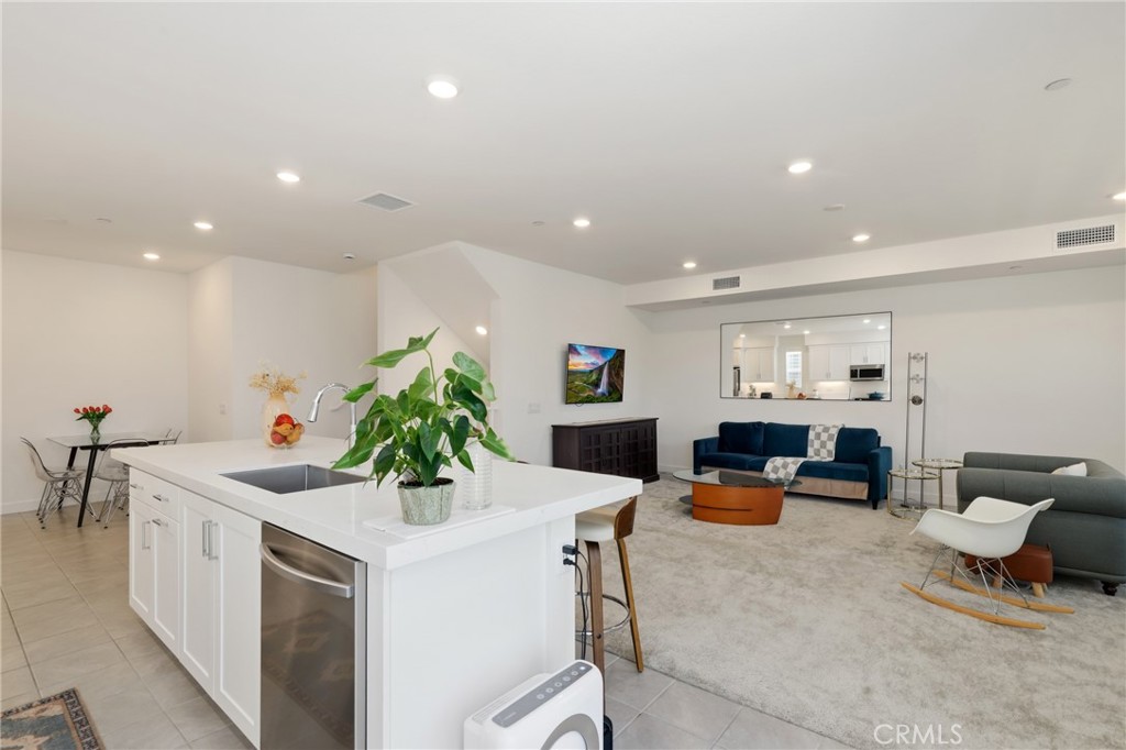 175 W La Palma Avenue 6 Property Photo 10