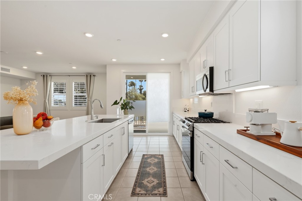 175 W La Palma Avenue 6 Property Photo 11
