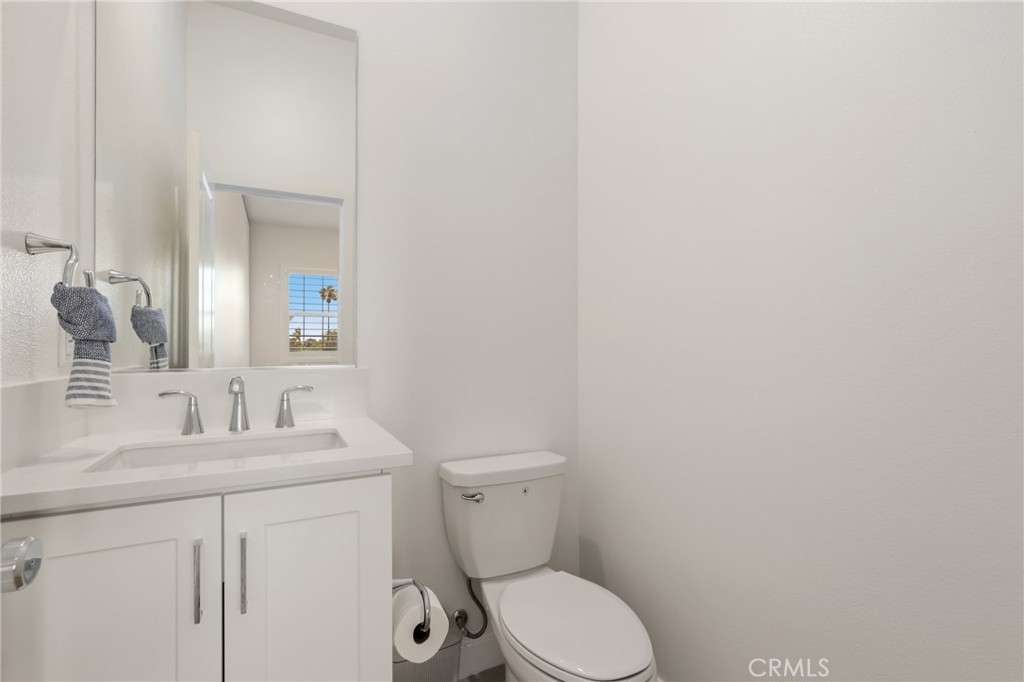 175 W La Palma Avenue 6 Property Photo 12