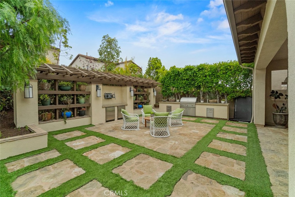 208 Radial Property Photo 3