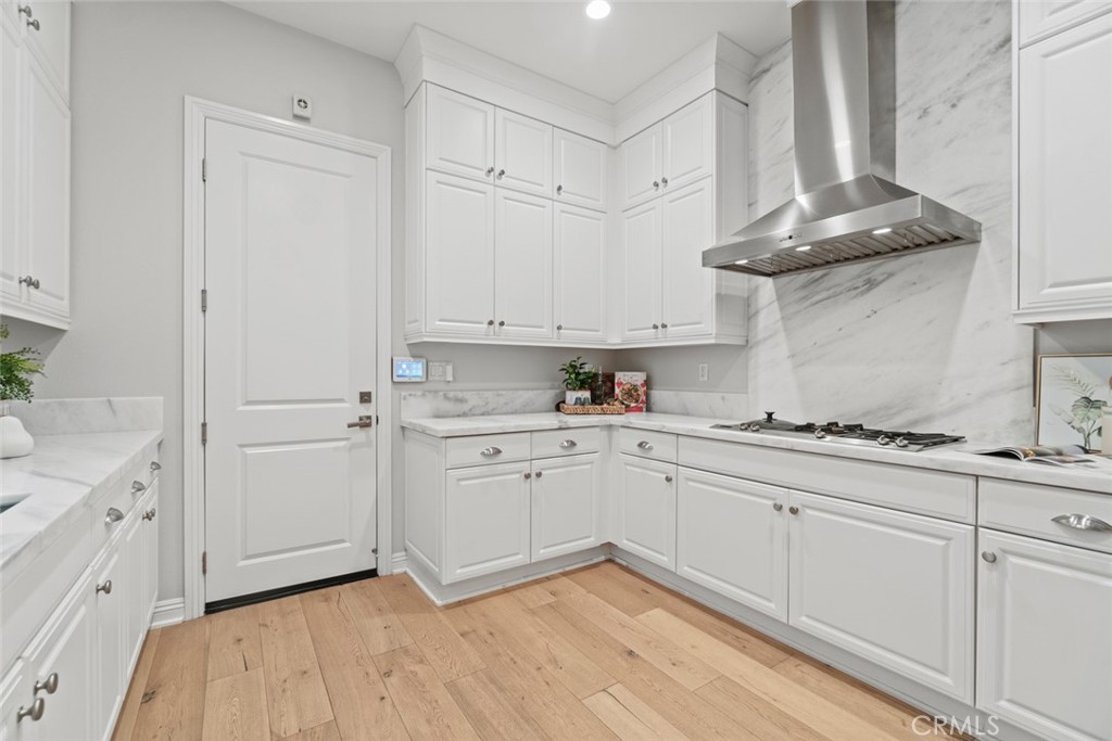 208 Radial Property Photo 13