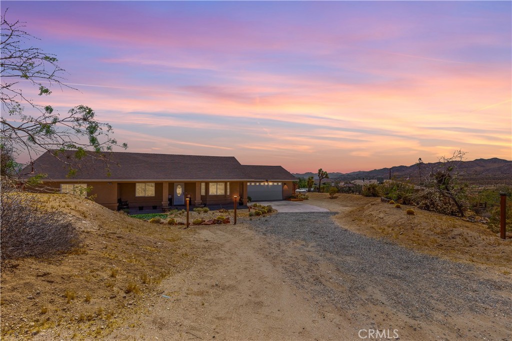 5853 Linda Lee Drive Property Photo 2