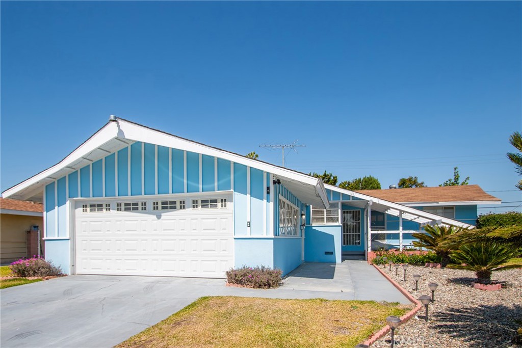 11261 Palmwood Property Photo