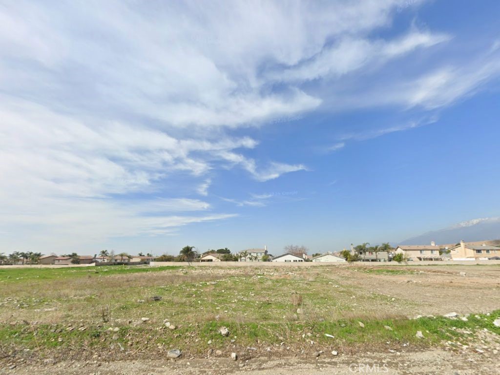 6558 Knox Property Photo 4