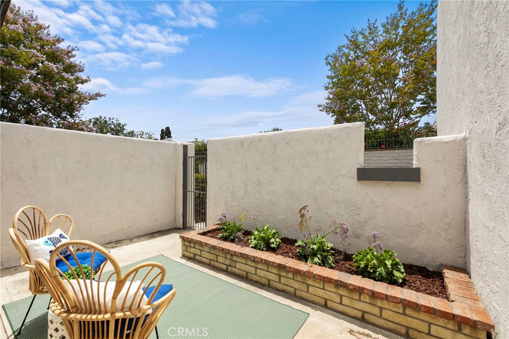18683 Maplewood Property Photo 6