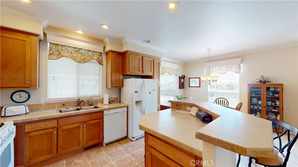 211 Albatross Lane Property Photo 4