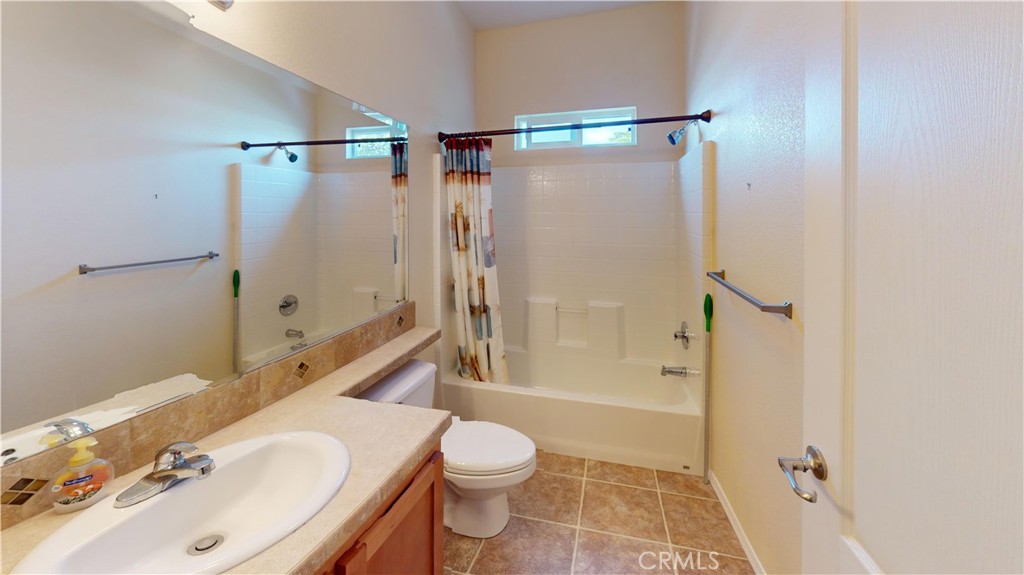 211 Albatross Lane Property Photo 17