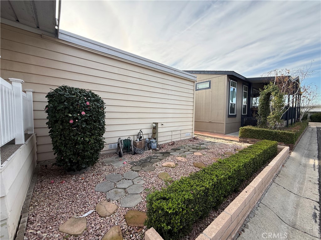 14851 Jeffrey 117 Property Photo 8