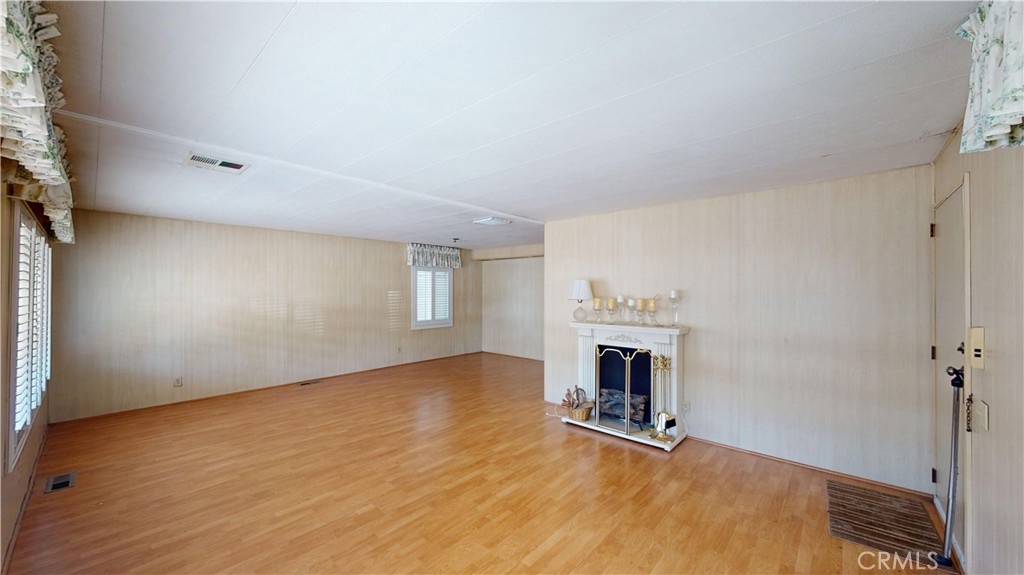 14851 Jeffrey 117 Property Photo 11