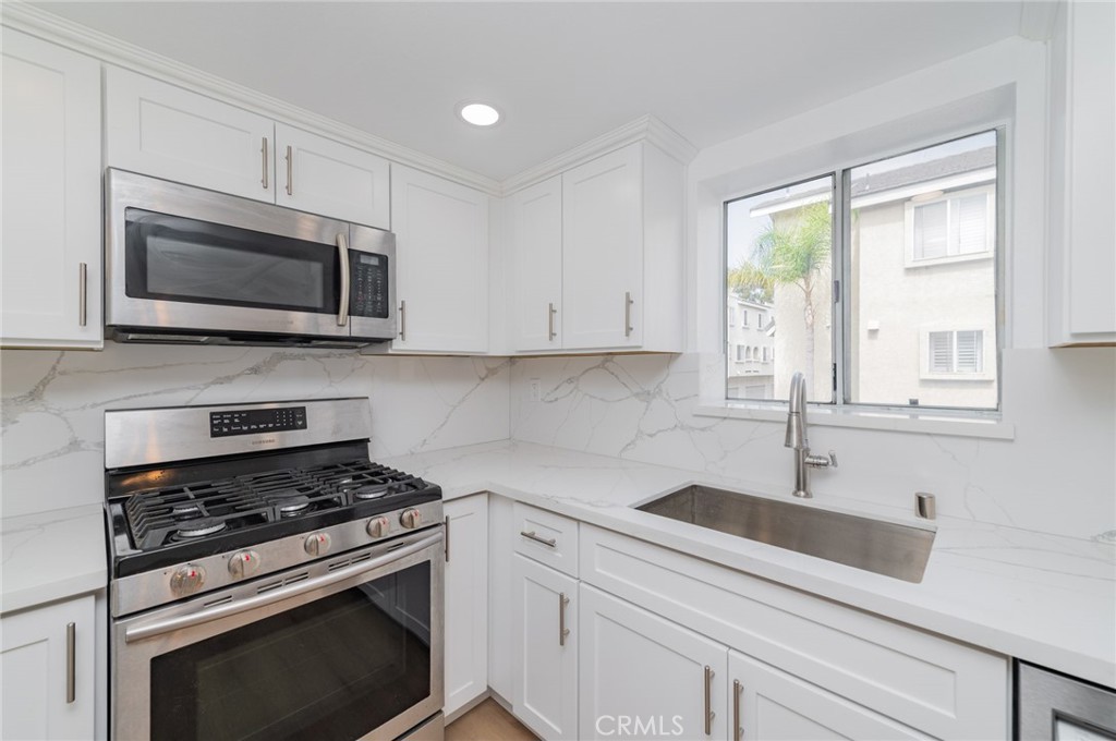 15805 Jupiter Place Property Photo 6