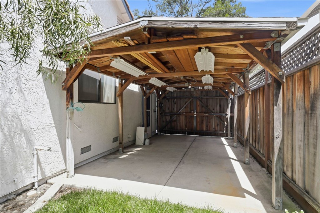 581 Jeannie Property Photo 34